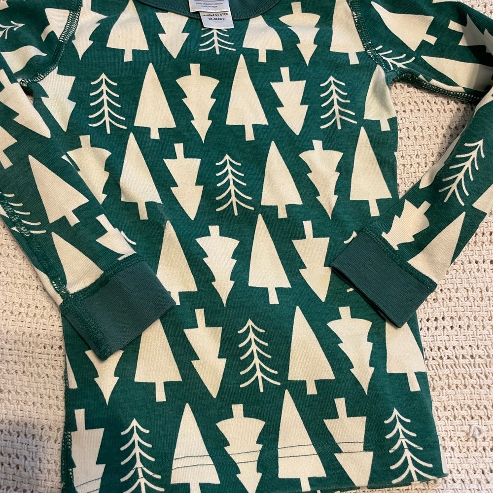 Hanna Andersson Green and White Tree Pajama Set